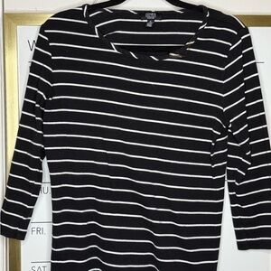 Jones New York Black and White Fitted 3/4 Sleeve Tee